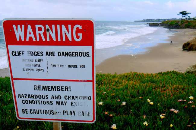 dangerous cliffs via sarah_c_murray of flickr