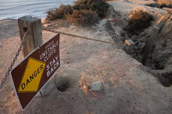 dangerous cliffs via swotai on flickr